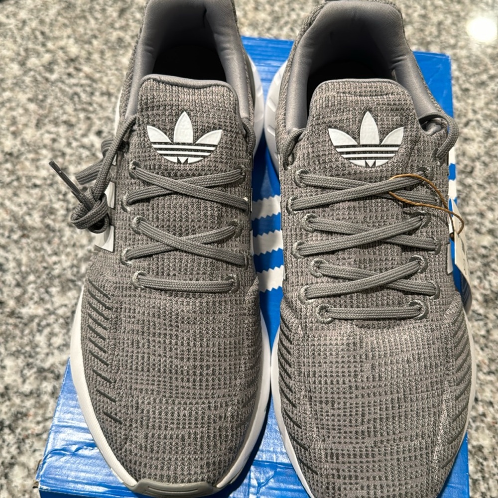 Addias Swift Run-New💯
